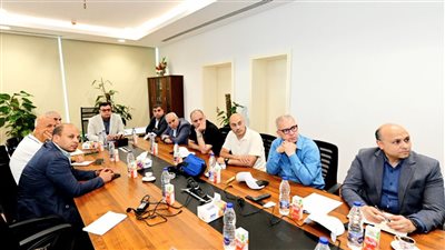 وزير الإسكان يتابع موقف تسليم وتشغيل المشروعات التنموية بمدينة العلمين