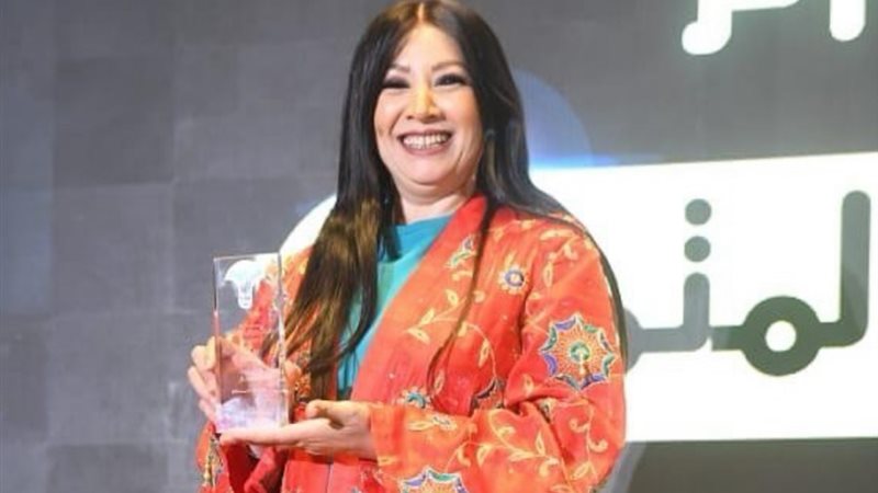 الفنانة انتصار