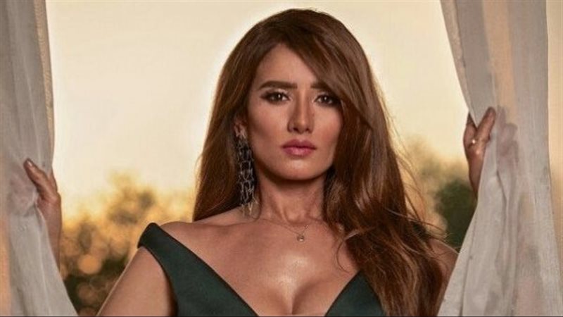 الفنانة زينة