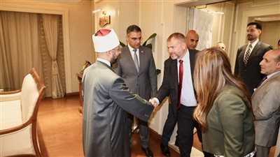 وزير الأوقاف يبحث مع السفيرة الأمريكية بمصر سبل التعاون المشترك