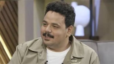 مصطفى غريب بين 