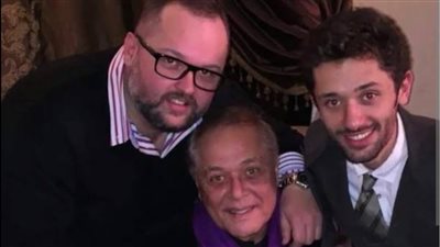 في ذكرى ميلاده.. وصية محمود عبد العزيز التي غيّرت مسار حياة أبنائه