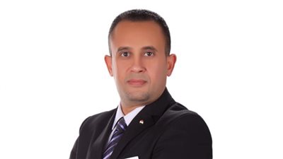 استعدادا للصيف.. استكمال أعمال تجميل وصيانة المسطحات الخضراء بقرى مارينا