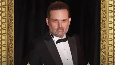 محمد محمود عبّد العزيز يهنىء متابعيه بالعيد ويطلب الدعاء لوالده
