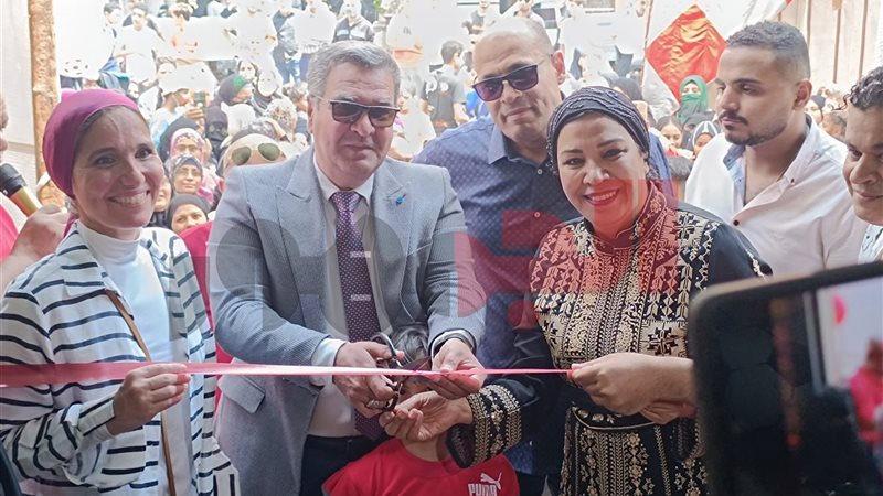 النائبة نشوي الديب ومحمد مرعي سكرتير عام مساعد محافظة الجيزة