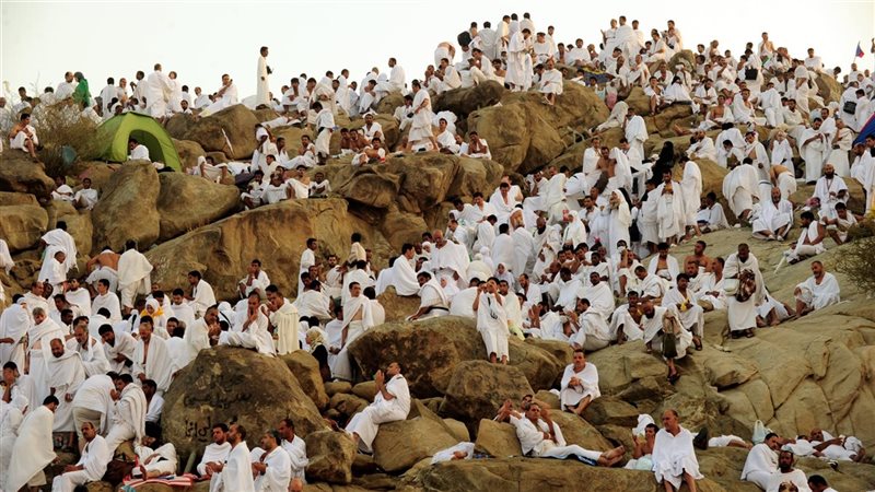  البث المباشر للحرم المكي والحجاج يتوافدون على جبل عرفات