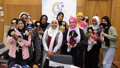 تصنيع العرائس وفن الديكوباج.. القومي للمرأة ينظم ورشا تدريبية للفتيات 