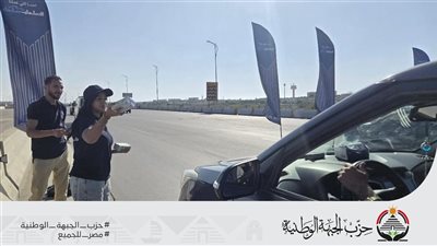 الجبهة الوطنية يستقبل زوار الساحل الشمالي بهدايا للأطفال ومشروبات مثلجة