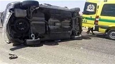 إصابة 4 أشخاص فى انقلاب سيارة أجرة بطريق أسيوط القاهرة الغربى بالفيوم