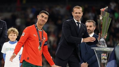 رونالدو يعانق التاريخ مرة أخرى.. شاهد تتويج البرتغال بلقب دوري الأمم الأوروبية