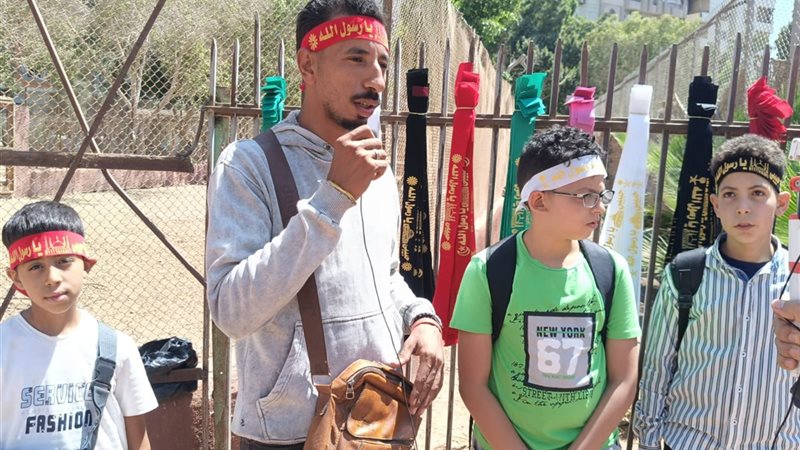 الشاب أحمد يبيع الباندا بحديقة حيوان الفيوم
