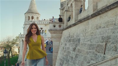عبيدة أمير تطرح برومو كليبين عن قصة واحدة بالشراكة مع المخرجة بتول عرفة (فيديو وصور)