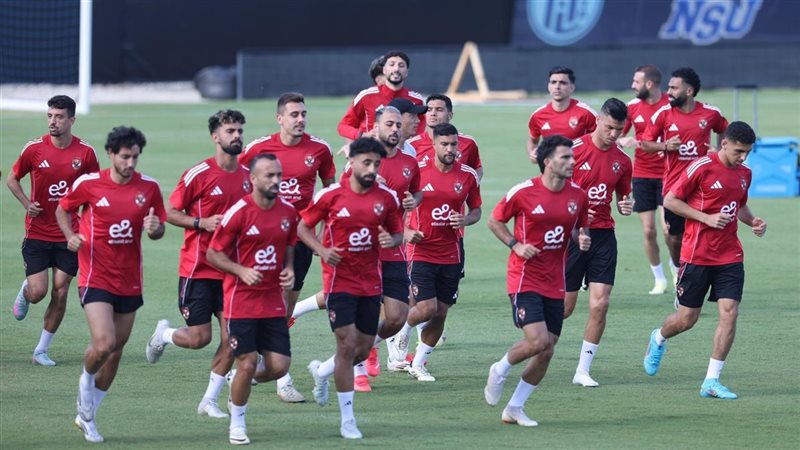 لاعبي الأهلي