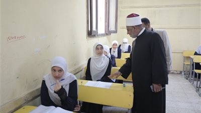 رئيس قطاع المعاهد الأزهرية: امتحانات الثانوية تسير في أجواء من النظام والهدوء