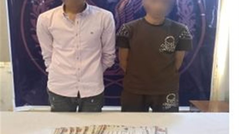 المتهمان عقب القبض عليهما