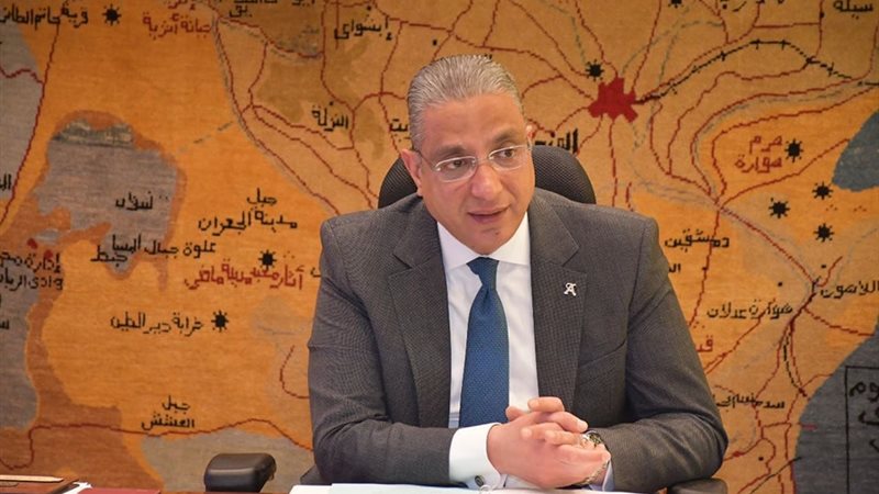 الدكتور احمد الانصارى محافظ الفيوم