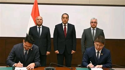 مدبولي يشهد مراسم توقيع عقد مشروع إنشاء مجمع صناعي لمستلزمات الطاقة الشمسية بالعين السخنة