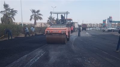 وزير الإسكان يتابع توصيل المرافق بالعاشر من رمضان ومشروع« ديارنا»