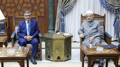 شيخ الأزهر وسفير باكستان في مصر يبحثان توسيع برامج تدريب الأئمة والدعاة