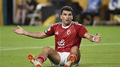 اتحاد الكرة ينفي التحفظ على عقود اللاعبين بسبب زيزو.. ما القصة؟