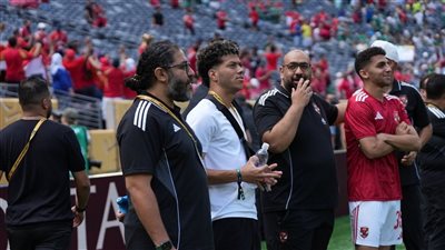 إمام عاشور يؤازر لاعبي الأهلي أمام بالميراس البرازيلي في كأس العالم للأندية