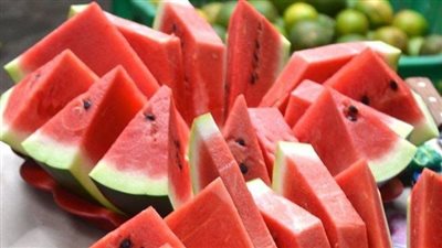 5 فوائد مذهلة لتناول البطيخ على معدة فارغة في الصباح