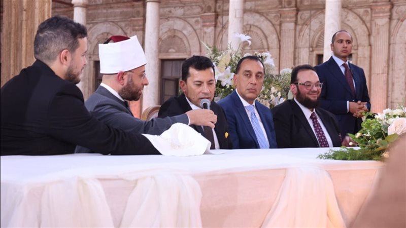 خلال عقد قران ابنة الدكتور أشرف صبحي