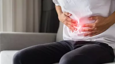  عادات يومية يجب تجنبها لتخفيف انتفاخ المعدة في فصل الصيف