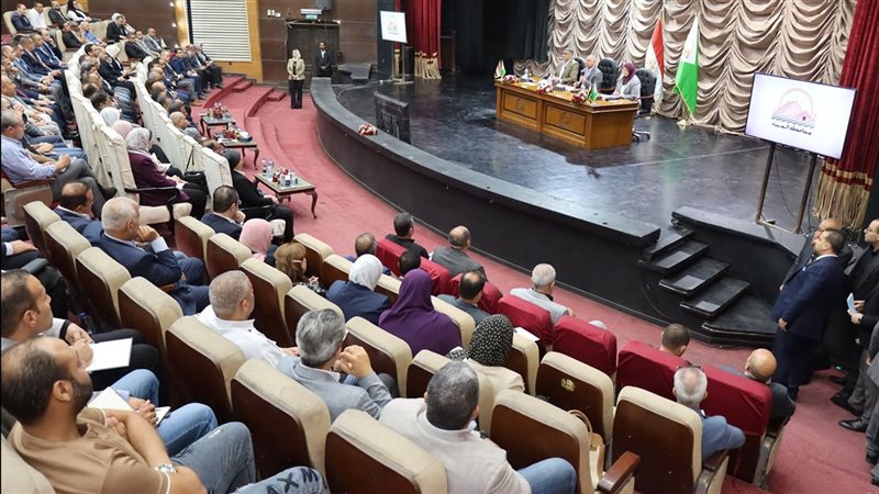 لقاء وزير الصناعة مع مستثمري أبو رواش