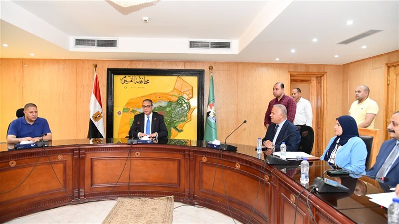 محافظ الفيوم أثناء إعلان النتيجة 