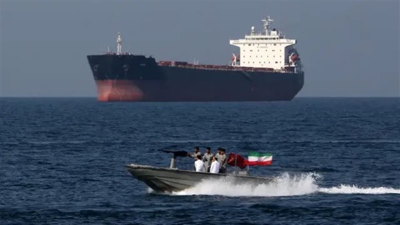 إيران تغلق مضيق هرمز