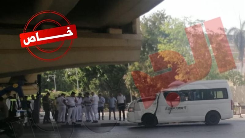 الشرطة تعاين الحادث 