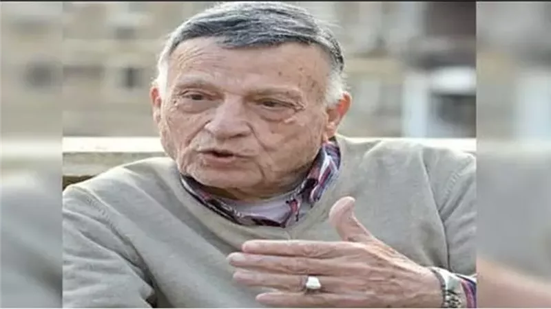 الكاتب محمد عبد المنعم 