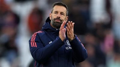 ليستر سيتي يُعلن رسميا إنهاء التعاقد مع فان نيستلروي