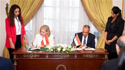 وزير الخارجية يتناول مع نظيرته النمساوية عددا من القضايا الإقليمية والدولية