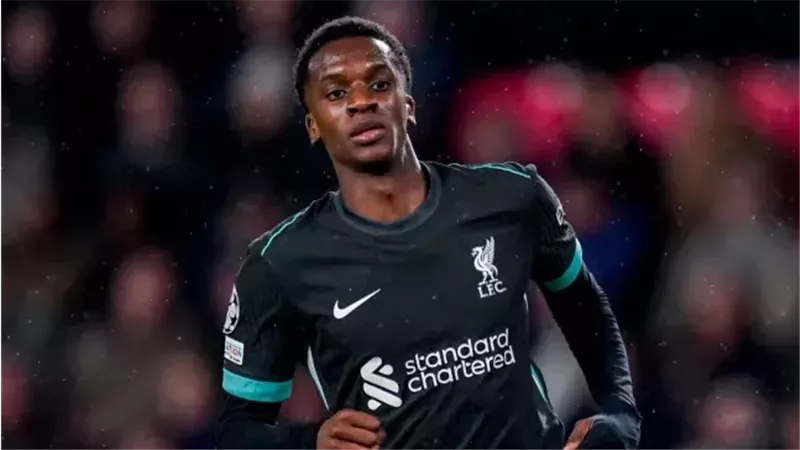 نيوني لاعب ليفربول