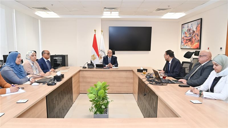 خلال الاجتماع 