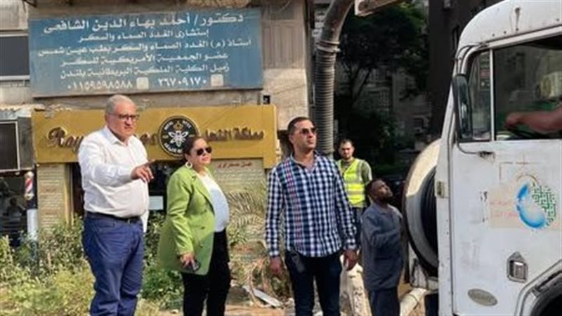 مرور ميداني لرئيس حي شرق مدينة نصر لمتابعة شفط مياه الأمطار