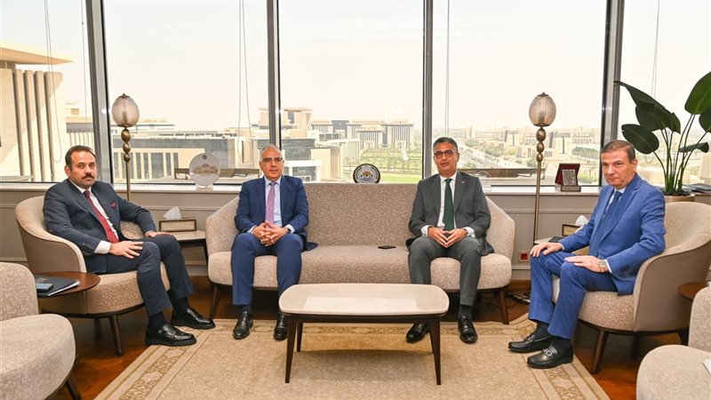 وزير التموين خلال الإجتماع