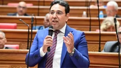  جريمة ضد الإنسانية.. أيمن محسب يطالب بتحرك دولي لوقف العدوان على غزة