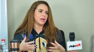 دنيا عبدالعزيز  عن الفنانة نجلاء فتحي: «ست لطيفه ومتواضعة جدًا»