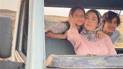 كندة علوش تعلن عن جائزة فيلم «نزوح» بمهرجان فينيسيا
