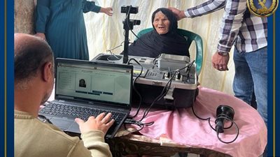 الداخلية تستجيب لطلب سيدة مسنة وتجدد لها بطاقة الرقم القومي بمنزلها