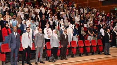رئيس جامعة حلوان يحث الطلاب على المشاركة فى الانتخابات الرئاسية