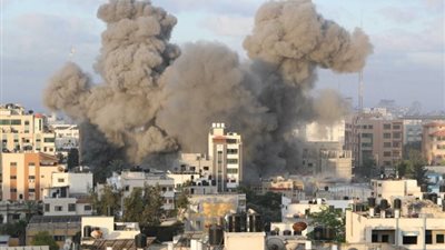 المشهد يعاد من جديد.. قوات الاحتلال تقصف مدرسة الفاخورة وتحولها لبركة دماء