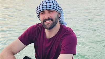 معتز عزايزة يفقد قوته: «نعيش أبشع الأيام في غزة والموت أرخص شيء»