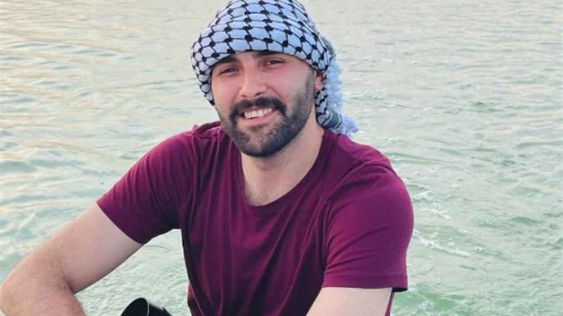 معتز عزايزة