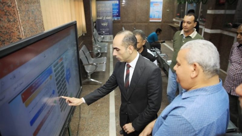 نائب محافظ سوهاج في جولة تفقدية بالمركز التكنولوجي