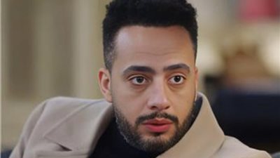 عصام السقا يروج للعودة بحصان وجلابية صعيدي