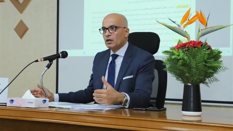 رئيس جامعة عين شمس